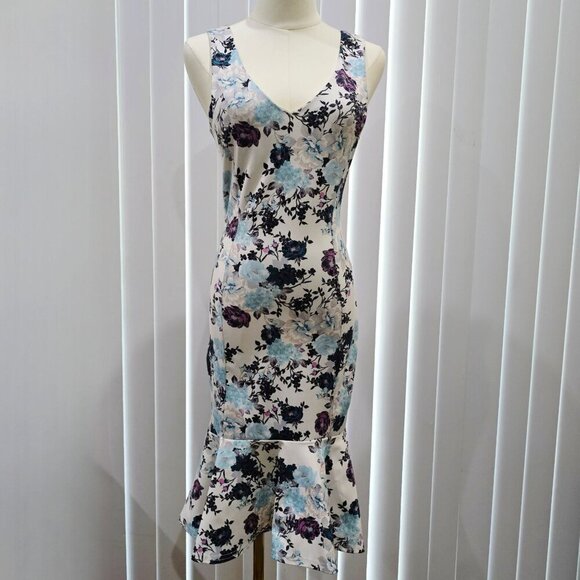 ASOS ✦ Floral Fishtail Midi Dress ✦ V-Neck Sleeveless Cream Blue Size 4 NWOT - Picture 2 of 16